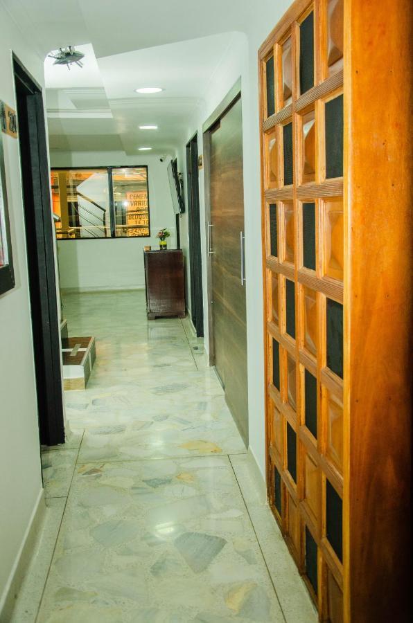 Casa Hotel Los Arboles Bello Bagian luar foto