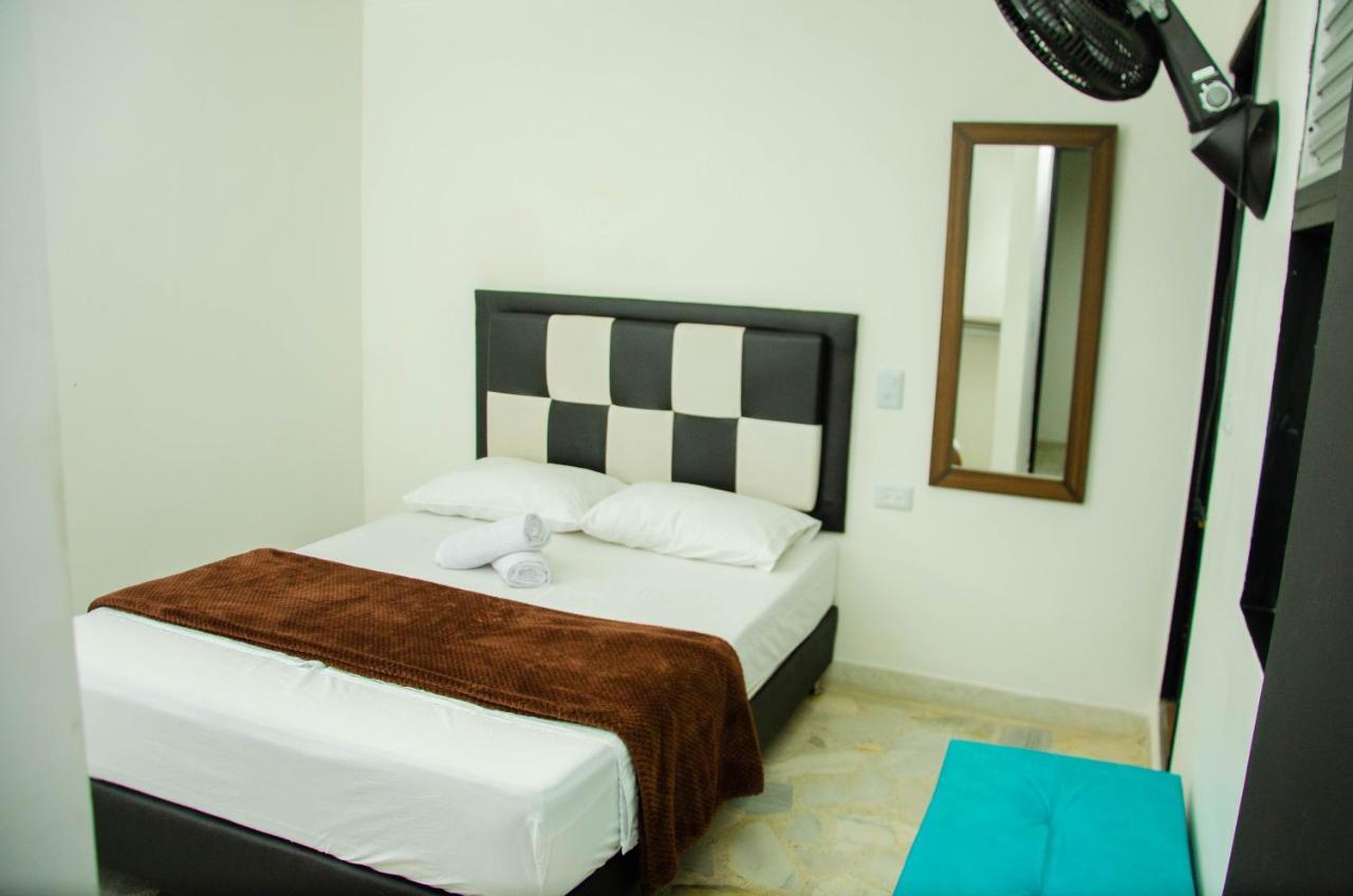 Casa Hotel Los Arboles Bello Bagian luar foto
