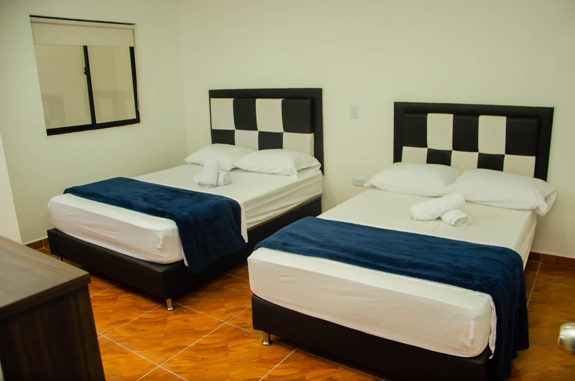 Casa Hotel Los Arboles Bello Bagian luar foto