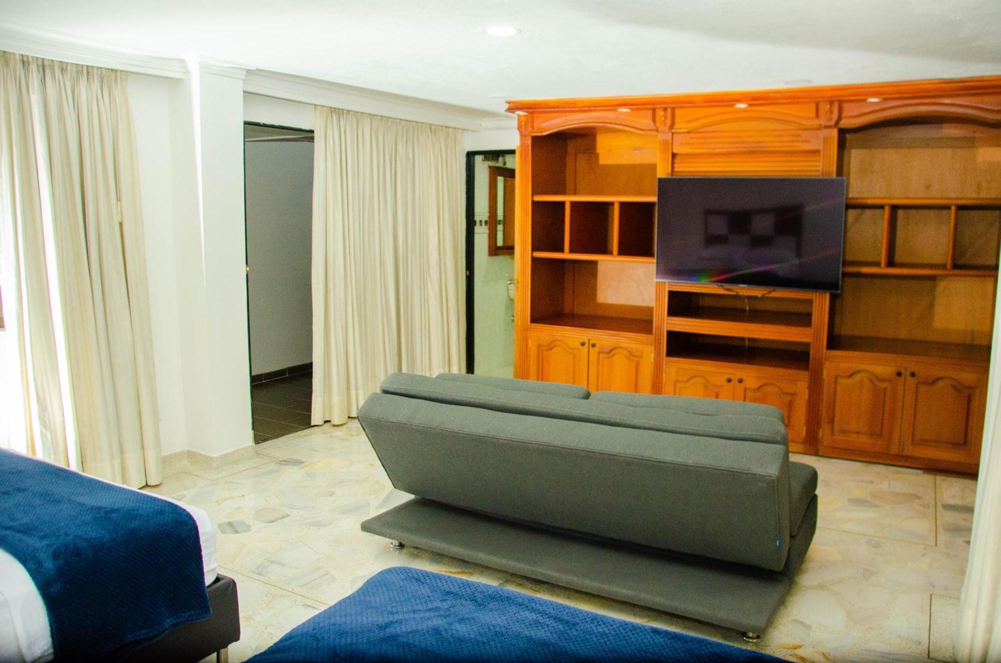 Casa Hotel Los Arboles Bello Bagian luar foto