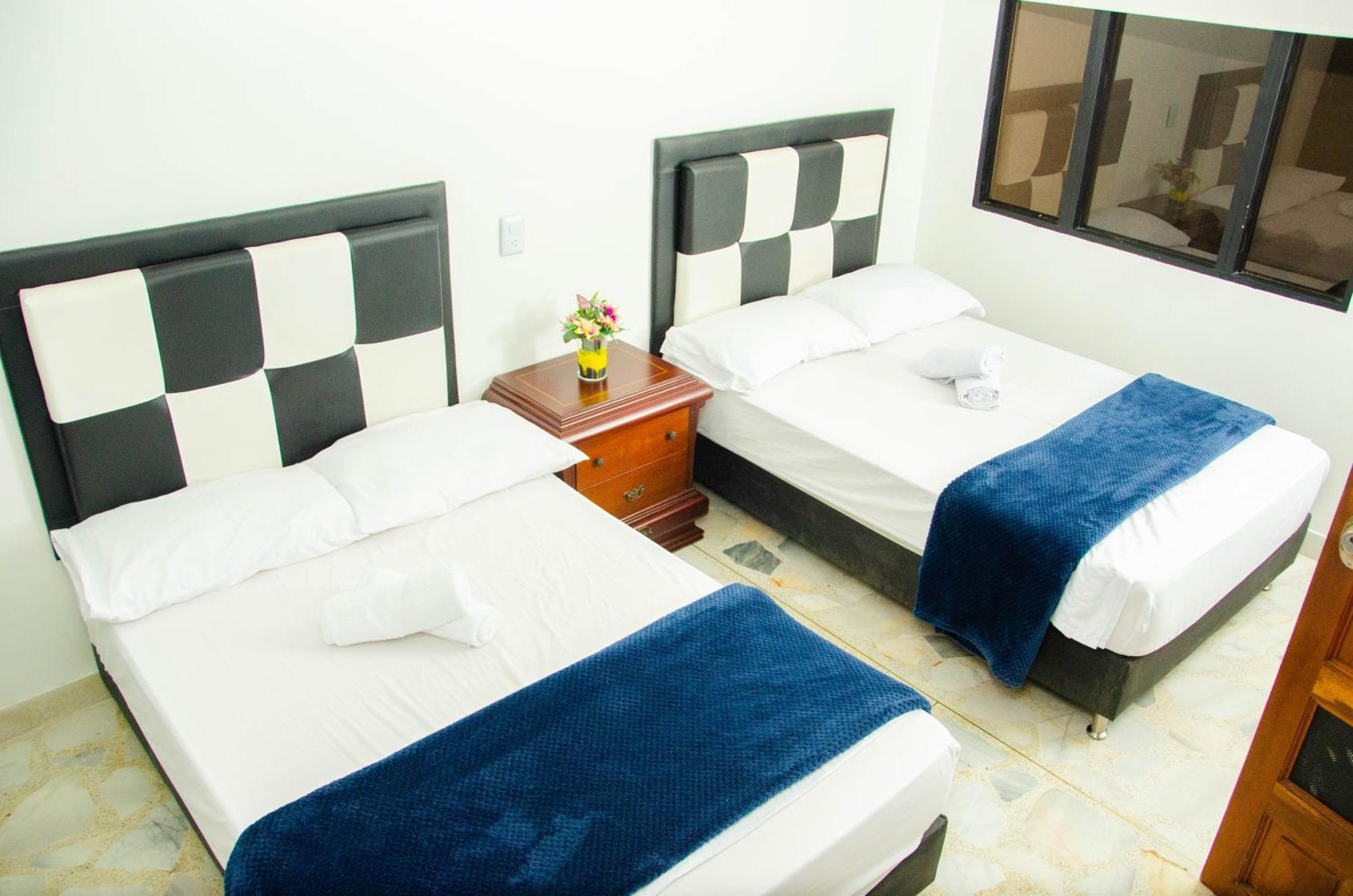 Casa Hotel Los Arboles Bello Bagian luar foto